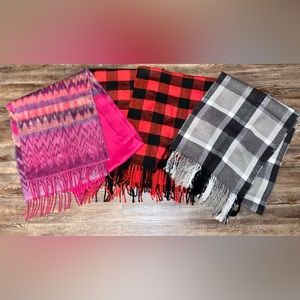 CROFT & BARROW PLUS OTHERS LOT OF FOUR SUPER SOFT SCARVES CASHMERE BLEND ACRYLIC